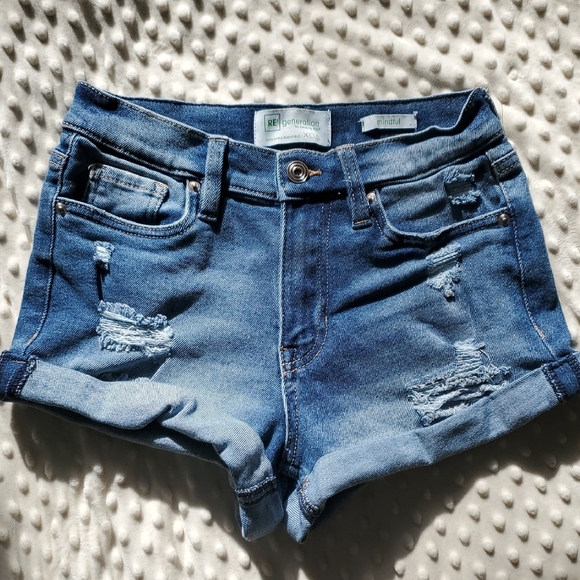 Celebrity Pink Re Generation Distressed Mindful Denim Mom Shorts 1/25 - Picture 2 of 12